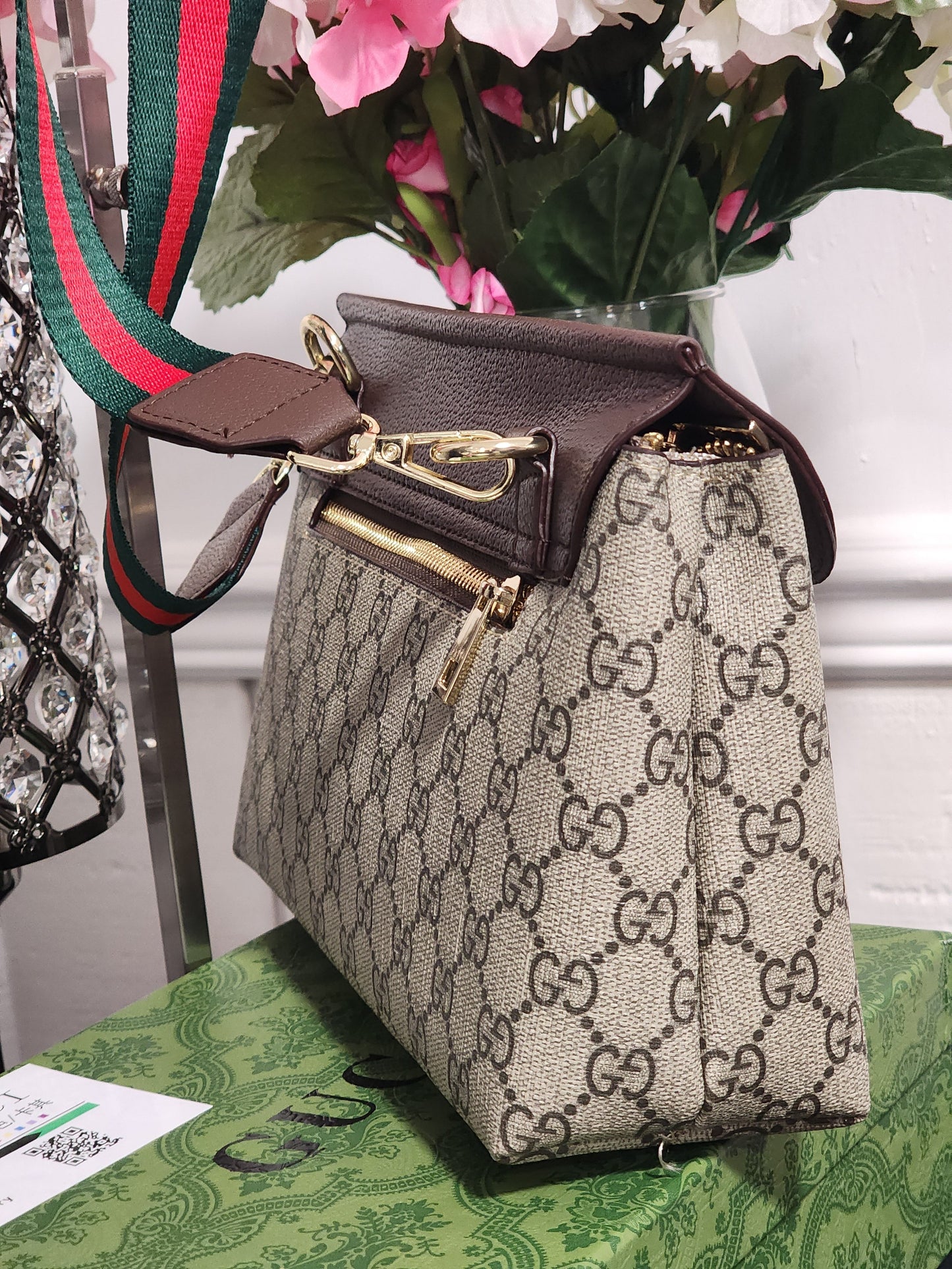Fashion Handbags )ON SALE thru August)