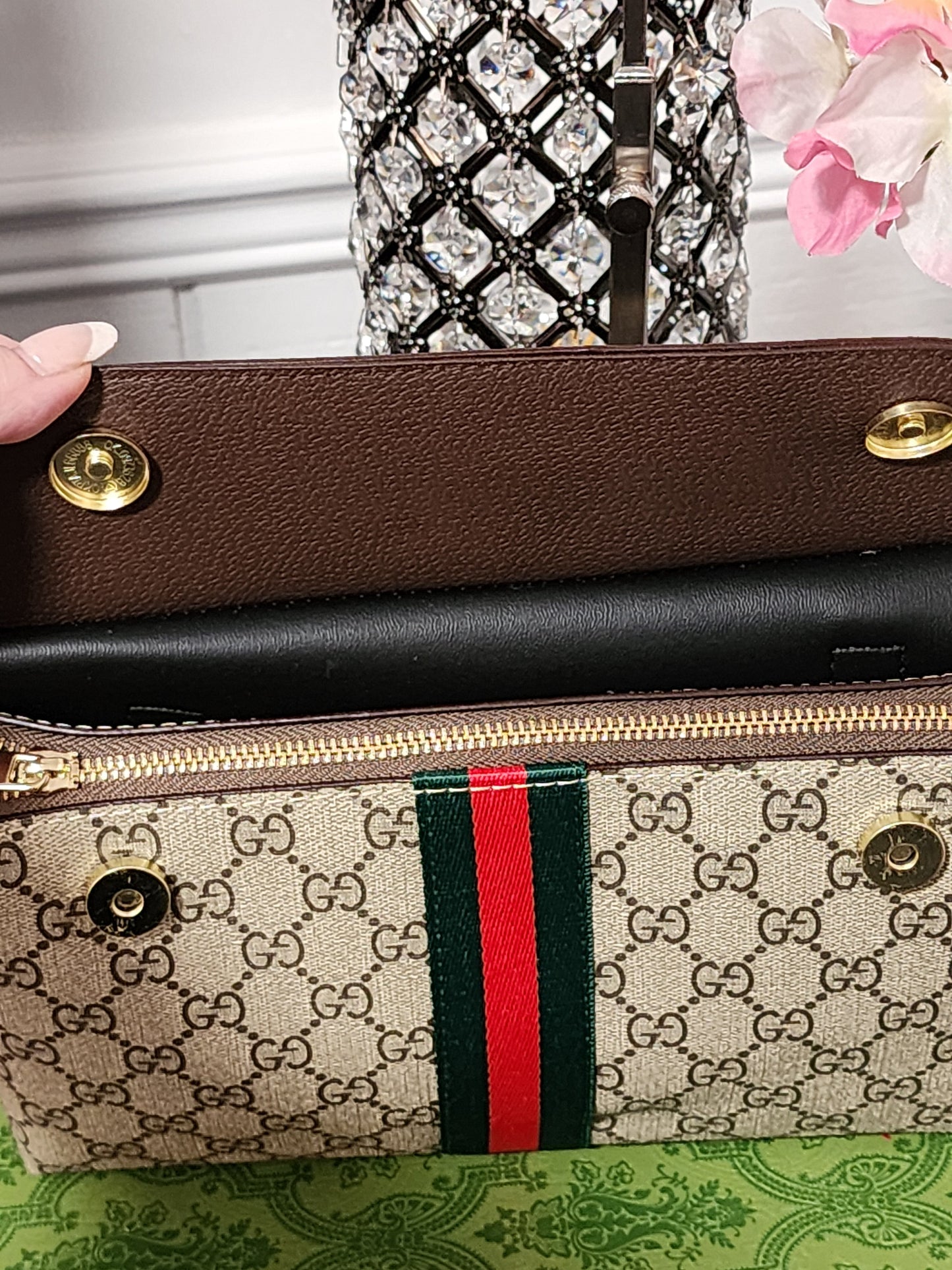 Fashion Handbags )ON SALE thru August)