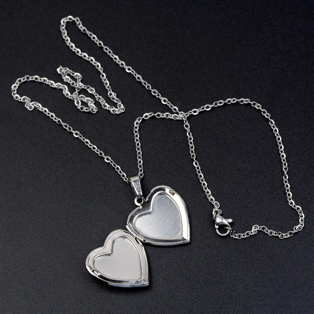 Mood Color Changing Heart Locket Pendant on Silver Necklace