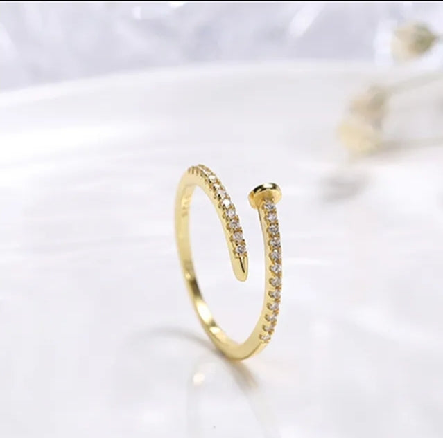 Luxury Styled AAA Zircon Silver or Gold Ring