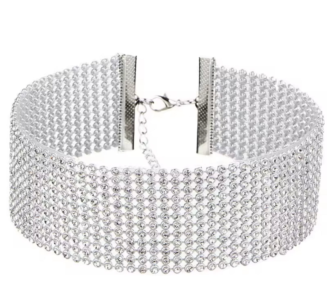 Choker Necklace with an Inlay of Rhinestones in the Collar