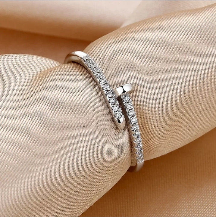 Luxury Styled AAA Zircon Silver or Gold Ring