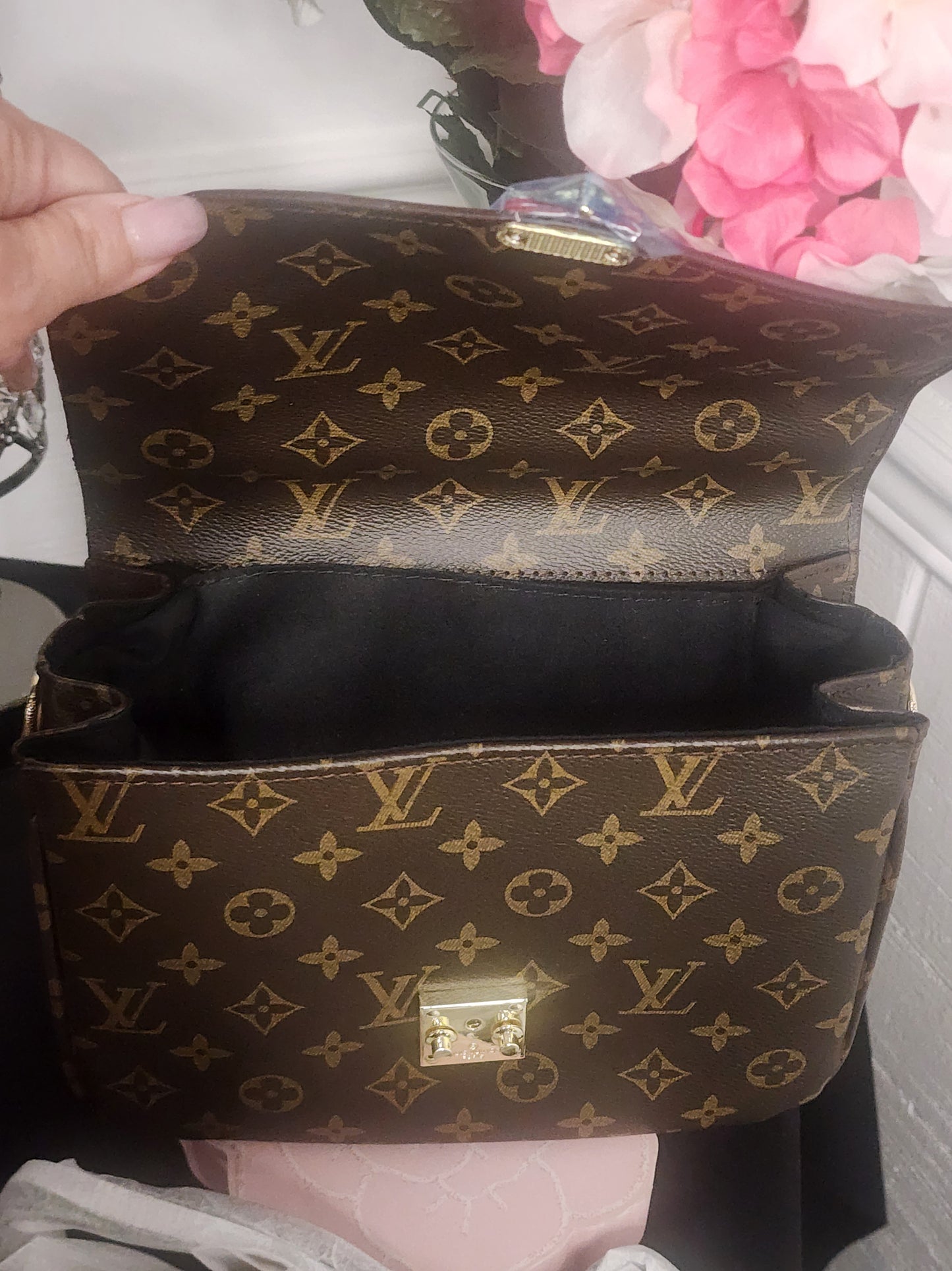 FASHION HANDBAGS (CLEARANCE SALE)