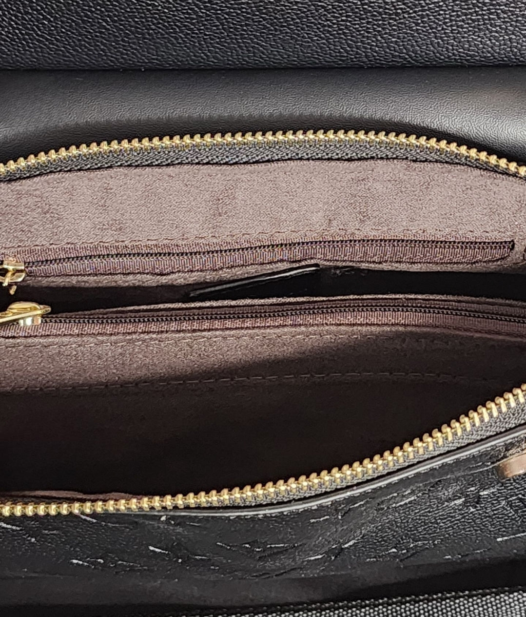 Fashion Handbags )ON SALE thru August)