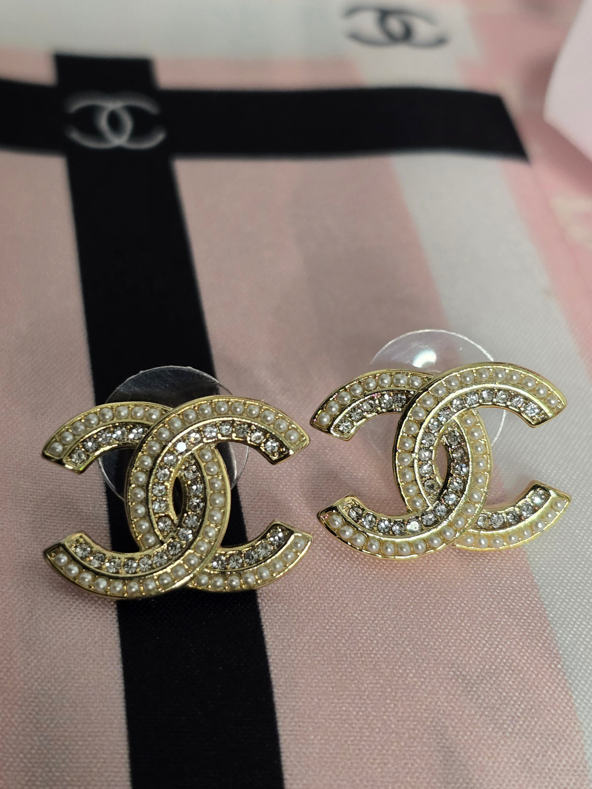 NEW Gold 1/2inch Classy Earrings