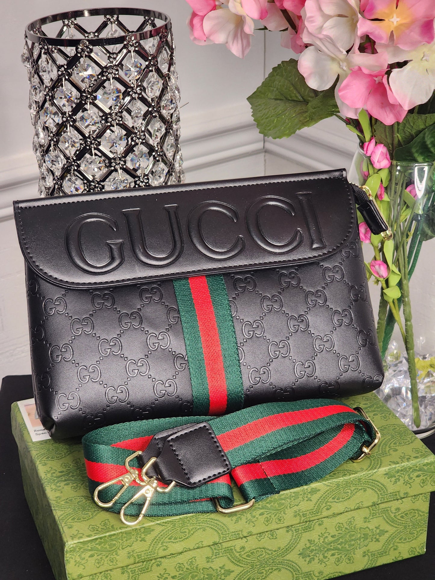 Fashion Handbags )ON SALE thru August)