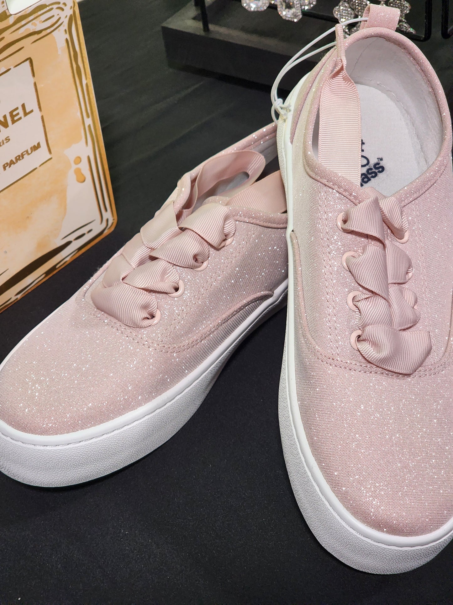 Girls/Women's Shimmering Pink Tennis Shoes