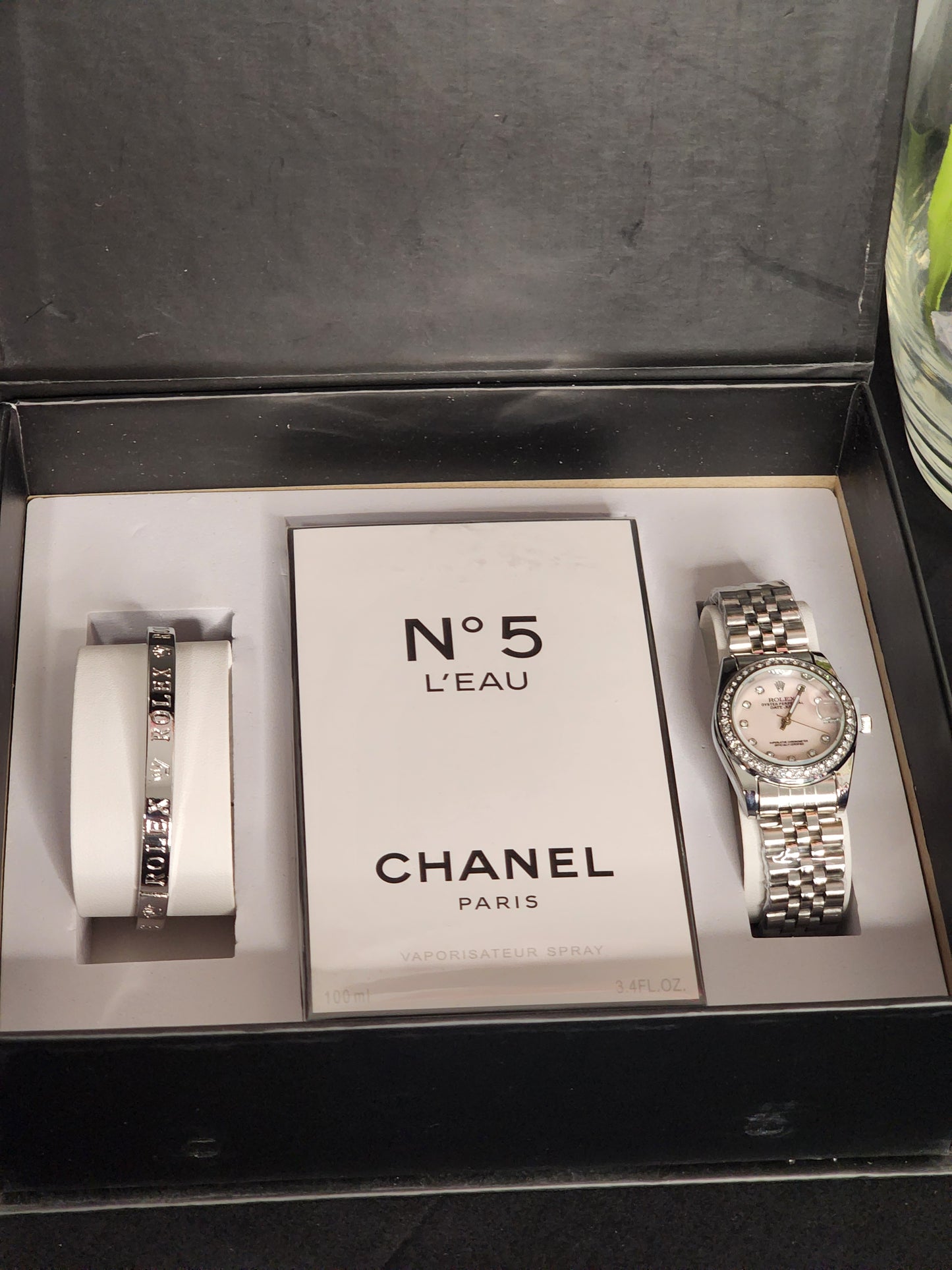 Fashion Silver or Gold Watches
