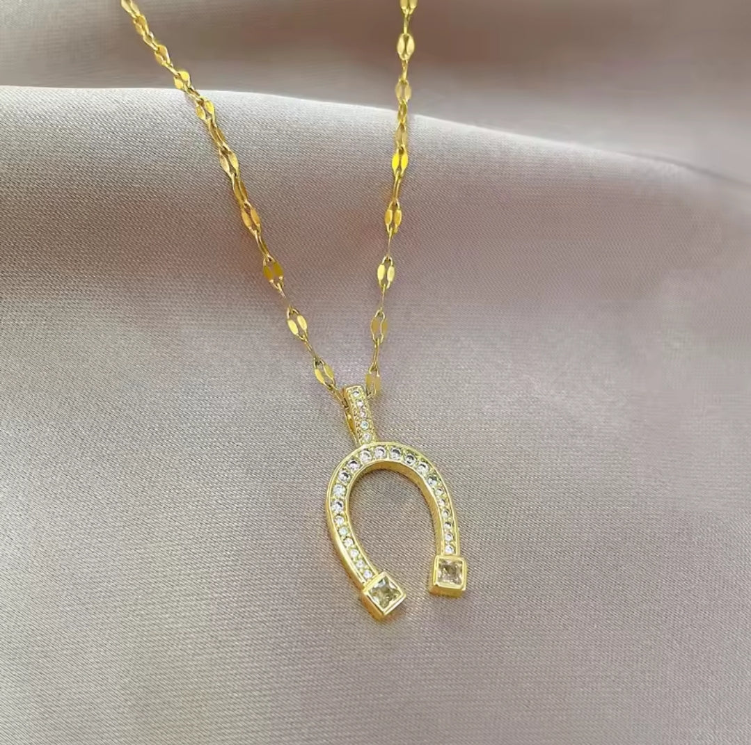 Gold Stainless Steel Horse Shoe Pendant Necklaces