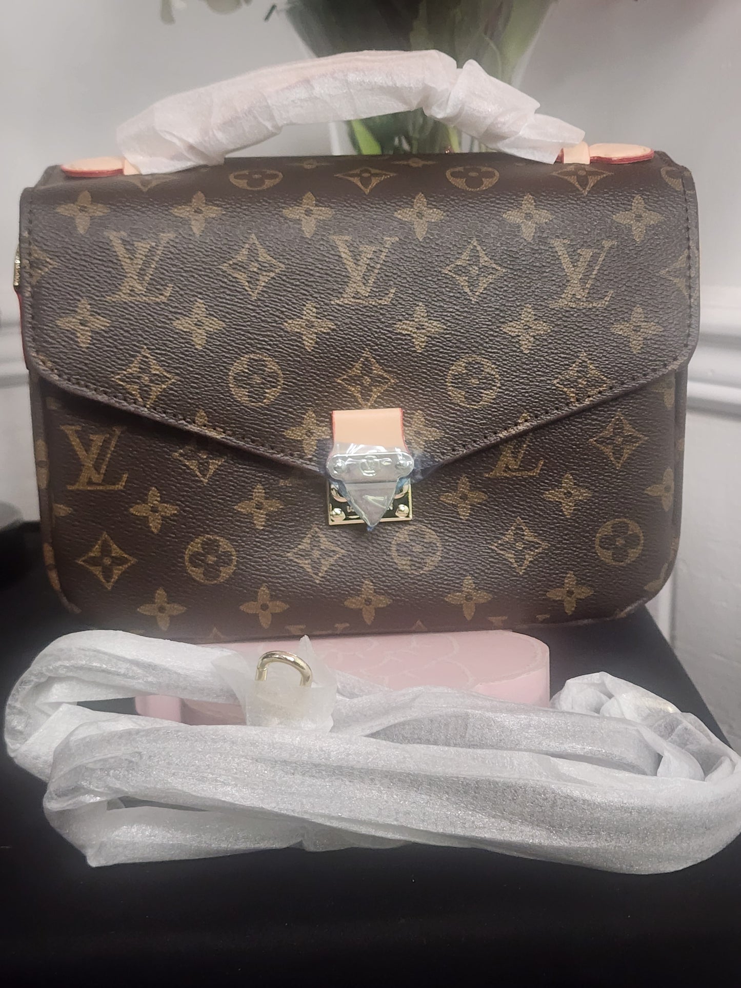 FASHION HANDBAGS (CLEARANCE SALE)