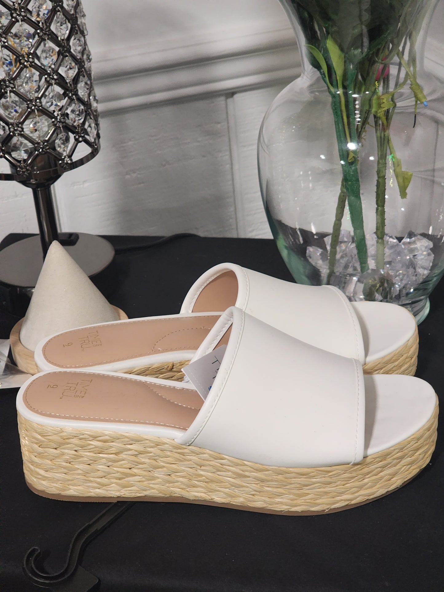 NEW Women's Size 9 Sandals